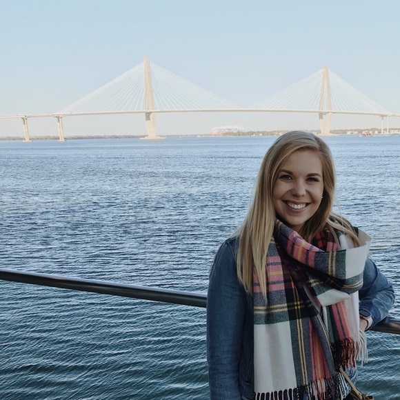 Meet your Posher, Sarah - Picture 1 of 1